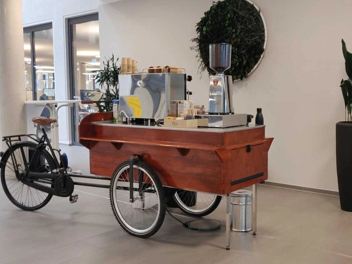 Der Barmann - APEBIKE007.jpg