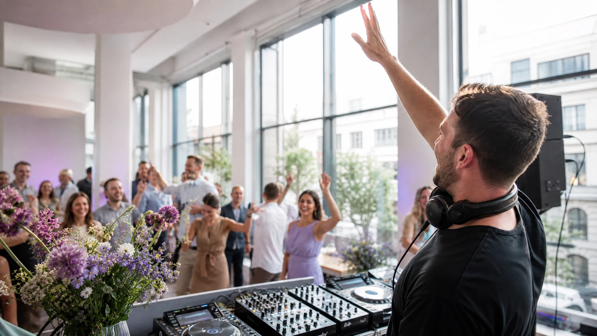 DJ aus Köln buchen: So findest du den richtigen Act für dein Event