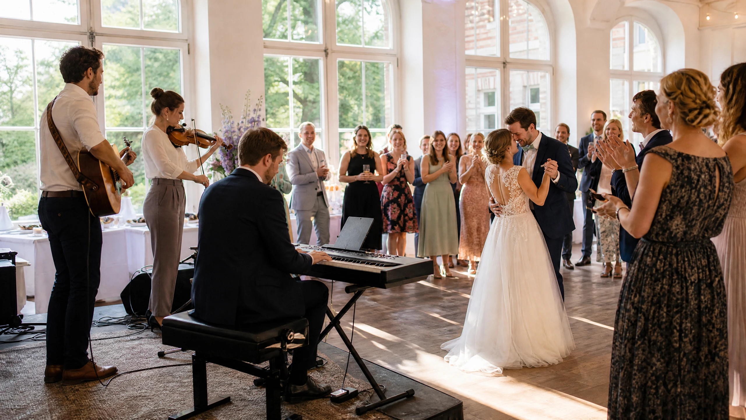 Band für die Hochzeit in der Nähe finden