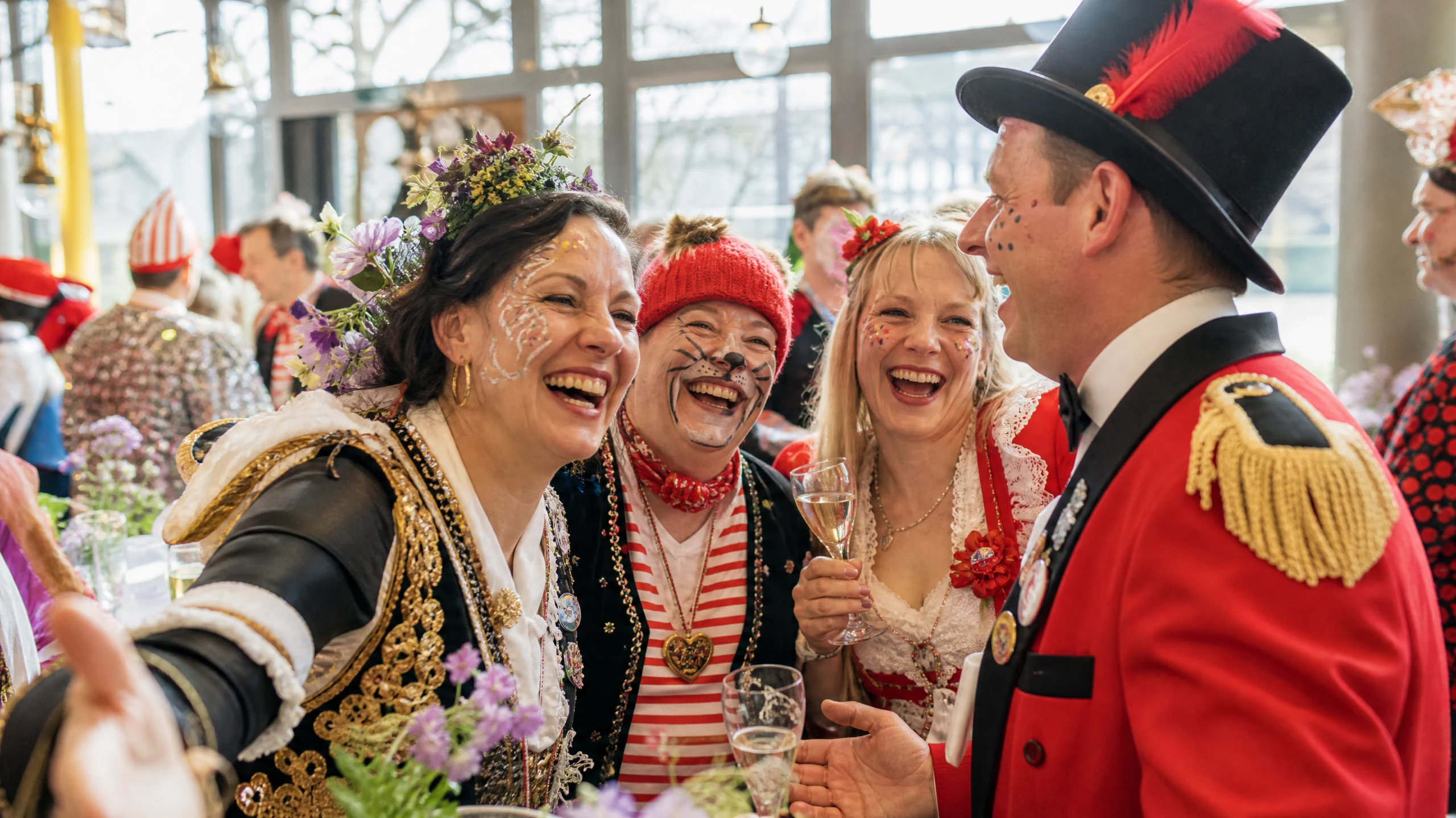 Karneval in Köln: Veedel, Zug und fünfte Jahreszeit