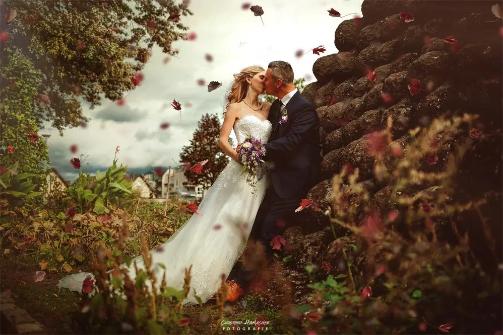 Brautpaar Kuss Natur Romantik