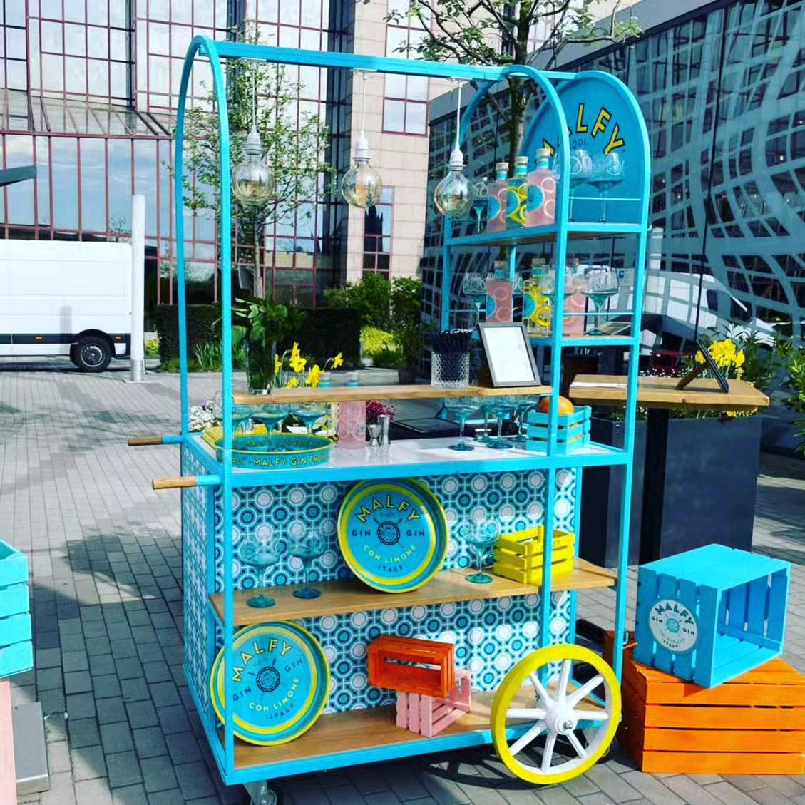Malfy Gin Bar von Der Barmann – Outdoor-Event-Setup