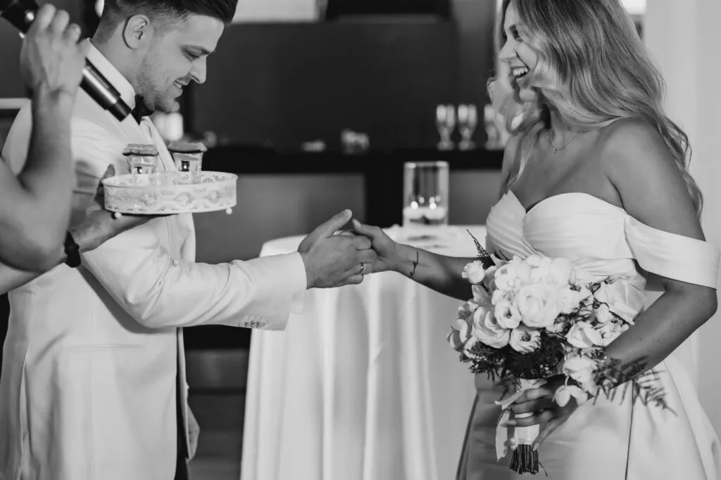 Eindruck von Whispered Vows Weddings