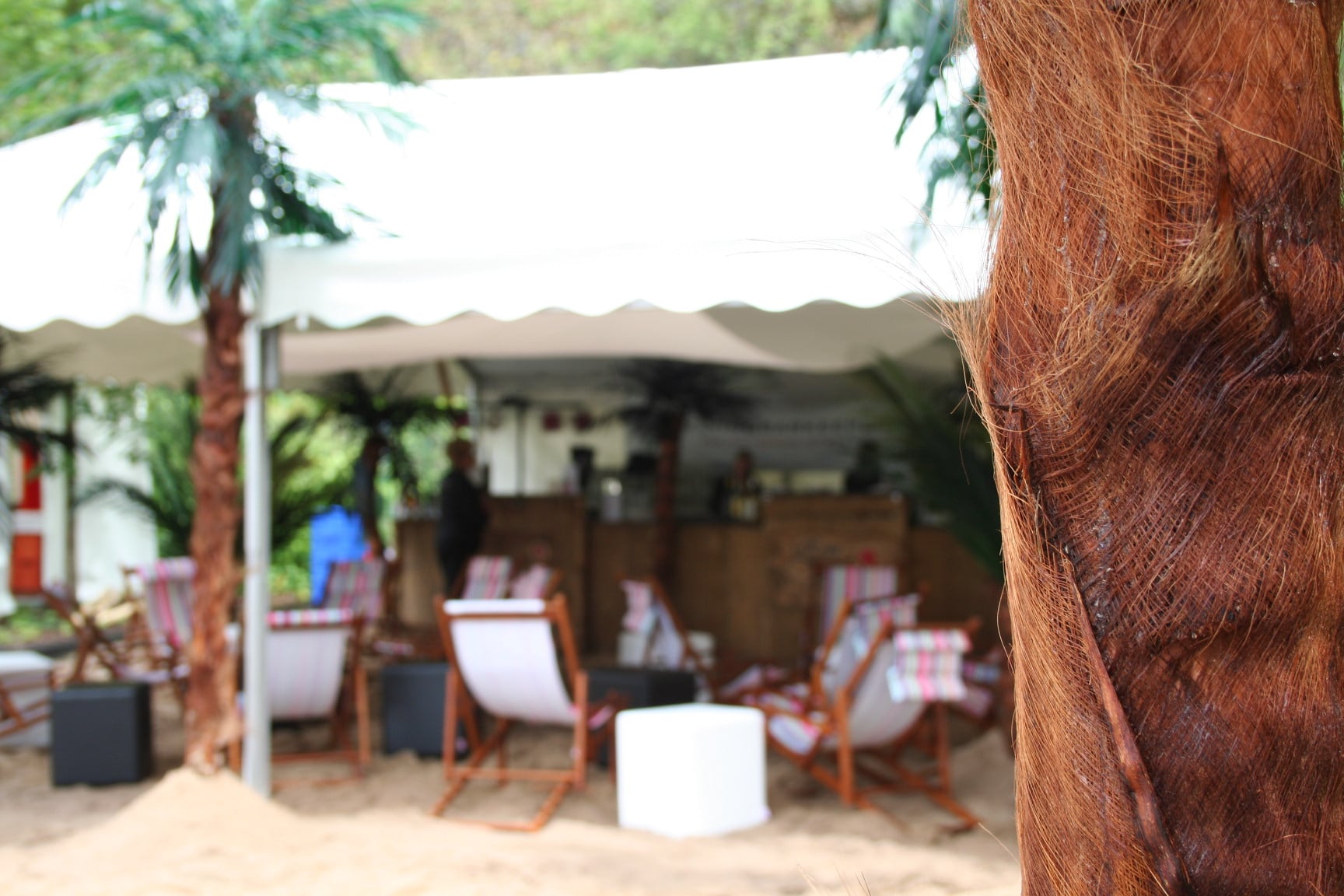 Flying Barkeeper – Rent a Beach Bar